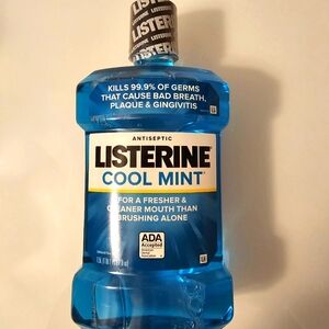 Listerine Antiseptic Cool Mint Mouthwash